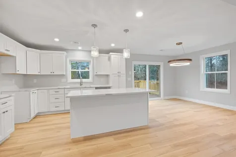 28 Hickory Hill Road Epping NH 03042