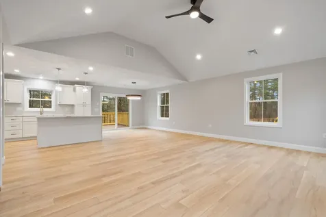 28 Hickory Hill Road Epping NH 03042