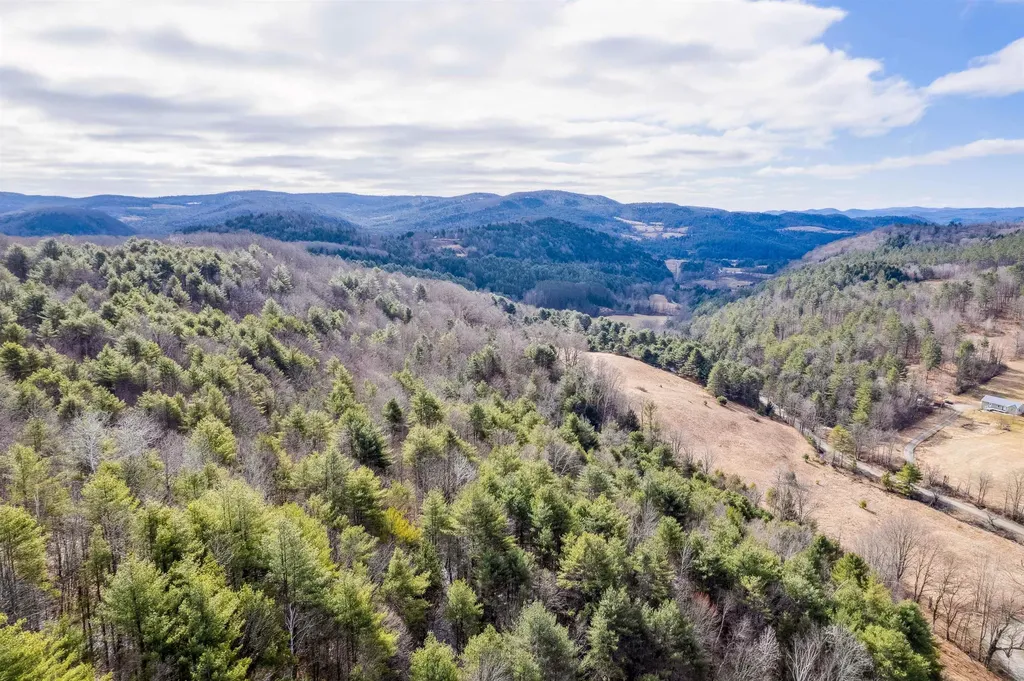00 Russell Road Tunbridge VT 05077