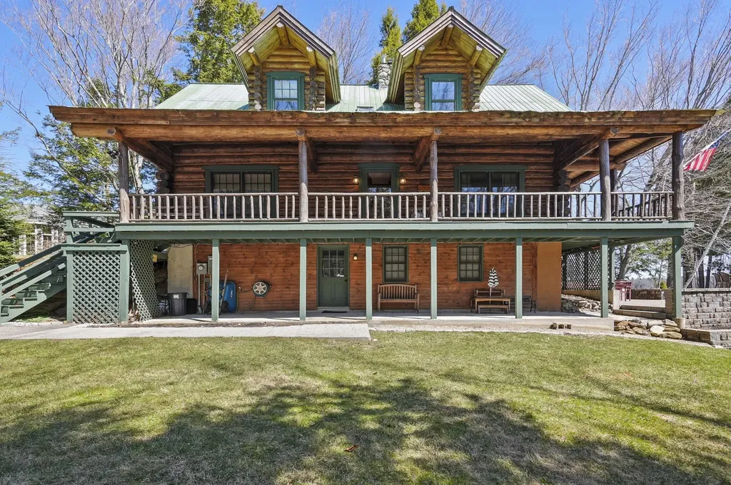 321 Camelot Shore Drive Farmington NH 03835