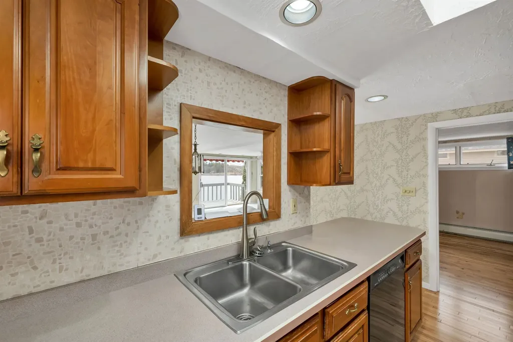 29 Bay Shore Drive Sanbornton NH 03269