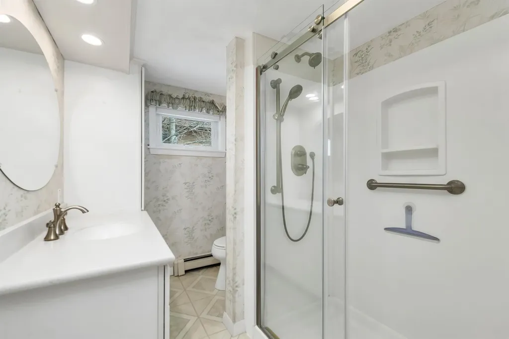 29 Bay Shore Drive Sanbornton NH 03269