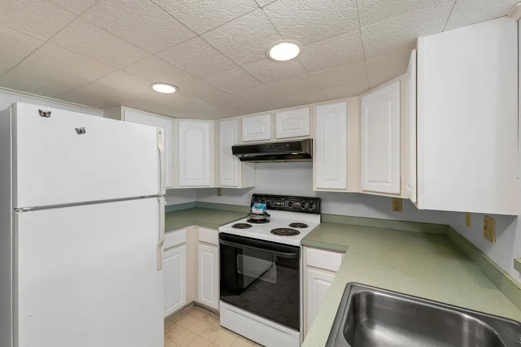 29 Bay Shore Drive Sanbornton NH 03269