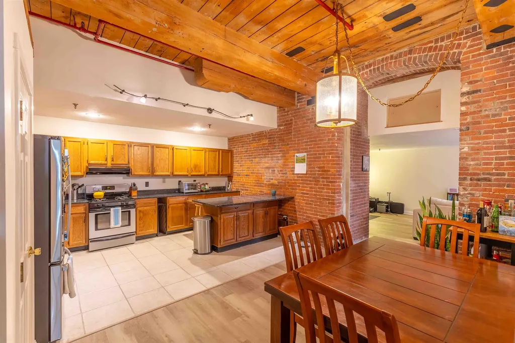 470 Silver Street Manchester NH 03103