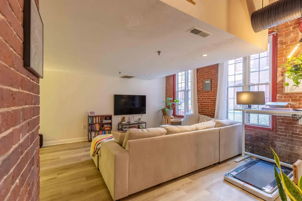 470 Silver Street Manchester NH 03103