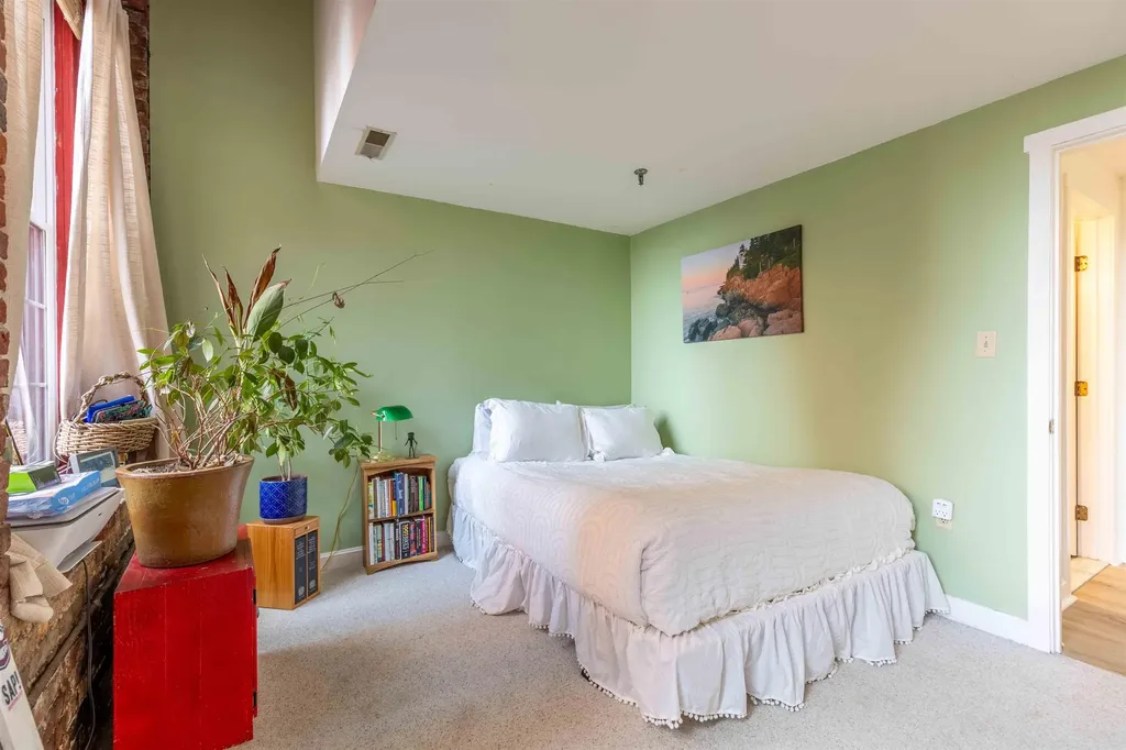 470 Silver Street Manchester NH 03103