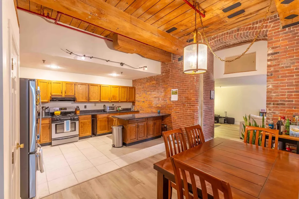 470 Silver Street Manchester NH 03103