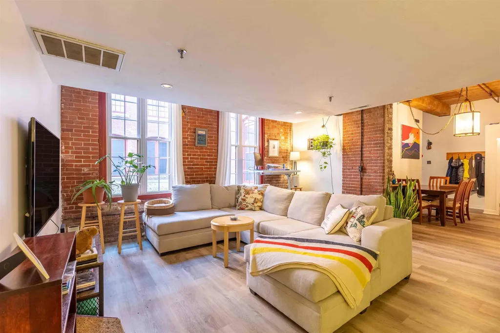 470 Silver Street Manchester NH 03103