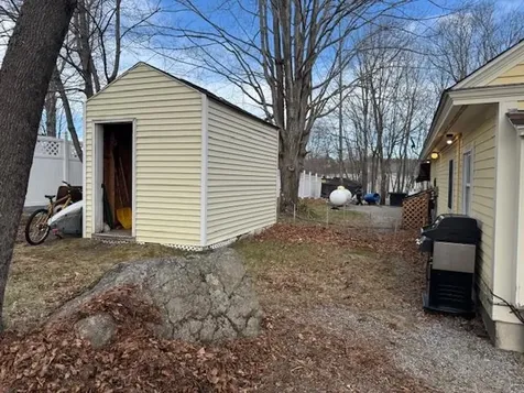 26 Western Avenue Henniker NH 03242