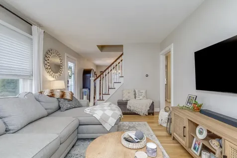 42 Lund Street Nashua NH 03060