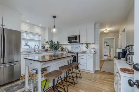 42 Lund Street Nashua NH 03060