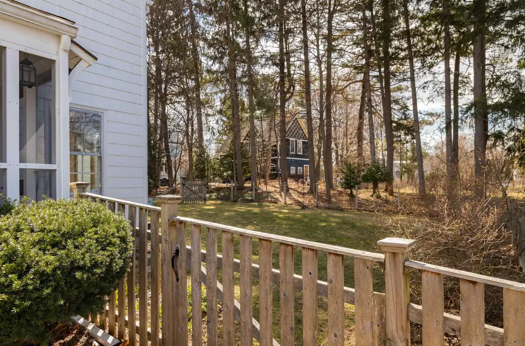 21 Colonial Square Burlington VT 05401