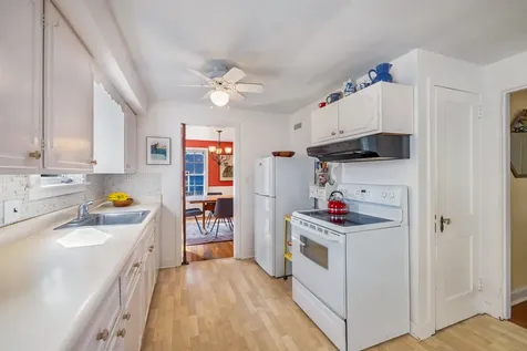 21 Colonial Square Burlington VT 05401