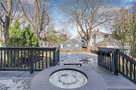 945 Chestnut Street Manchester NH 03104