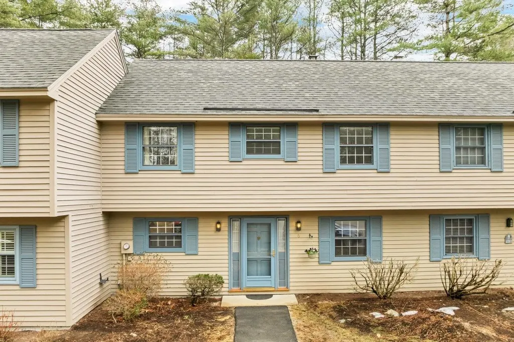 6 Wolfeboro Common Wolfeboro NH 03894