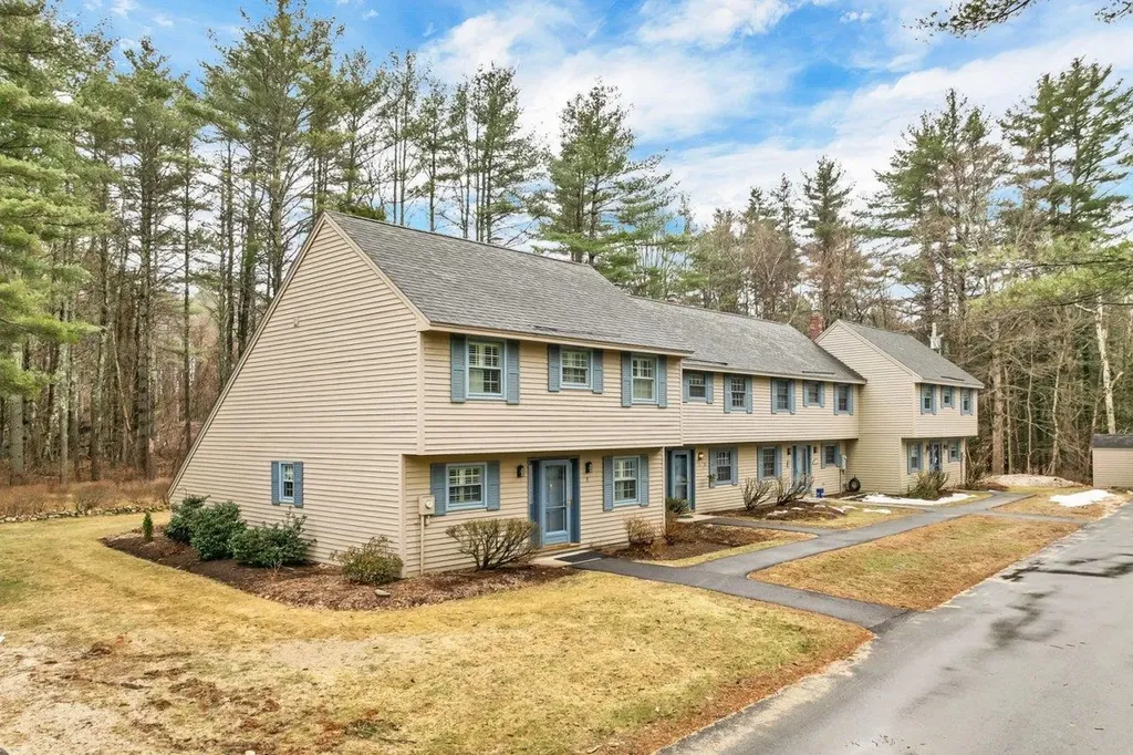 6 Wolfeboro Common Wolfeboro NH 03894