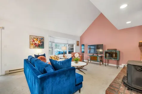 6 Wolfeboro Common Wolfeboro NH 03894