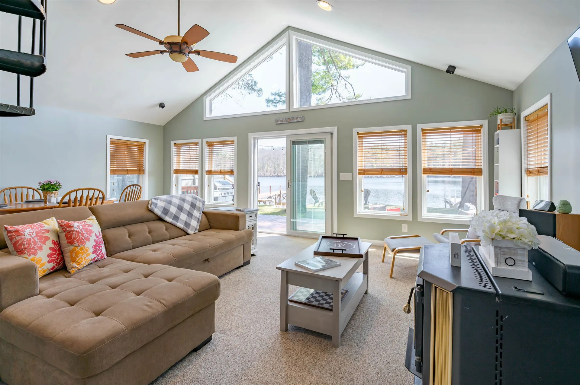 1011 Collettes Grove Road Derry NH 03038