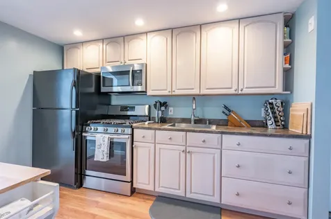 1011 Collettes Grove Road Derry NH 03038