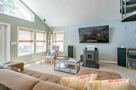 1011 Collettes Grove Road Derry NH 03038