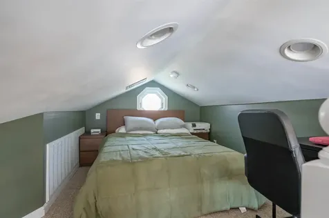 1011 Collettes Grove Road Derry NH 03038
