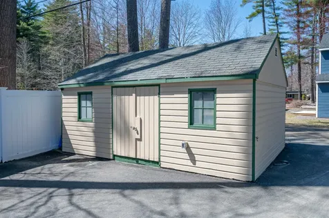 1011 Collettes Grove Road Derry NH 03038