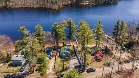1011 Collettes Grove Road Derry NH 03038