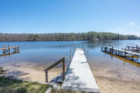 1011 Collettes Grove Road Derry NH 03038