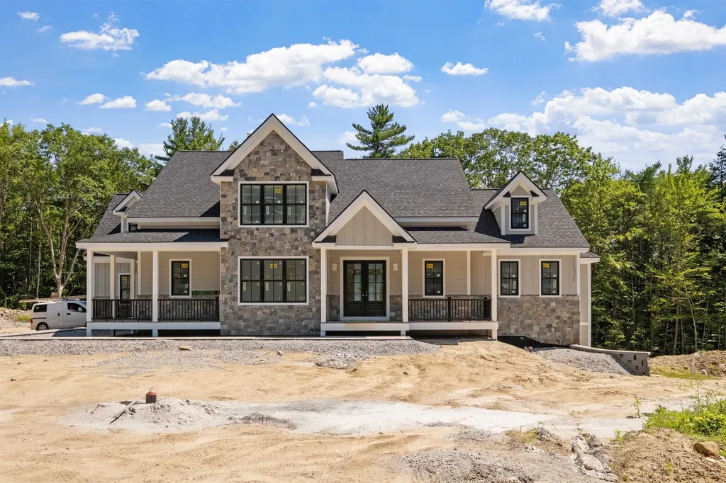 39 Lake Country Road Meredith NH 03253