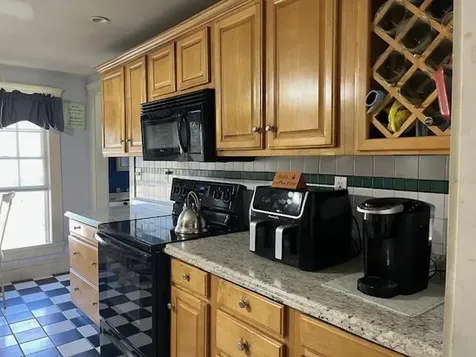 290 Mammoth Road Pelham NH 03076