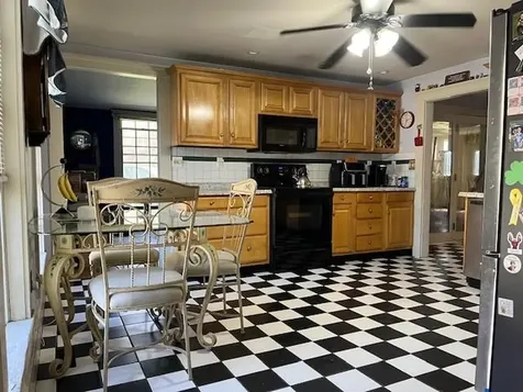 290 Mammoth Road Pelham NH 03076