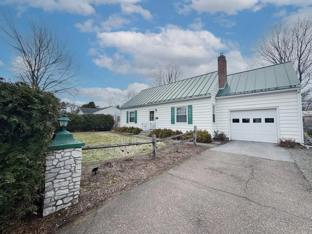 3 Wenonah Avenue Essex Junction VT 05452