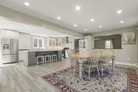 10 Ann Logan Circle Raymond NH 03077