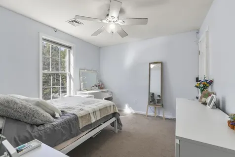 10 Ann Logan Circle Raymond NH 03077