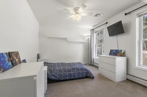 10 Ann Logan Circle Raymond NH 03077