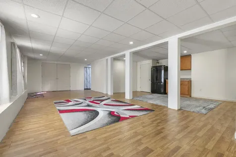 10 Ann Logan Circle Raymond NH 03077
