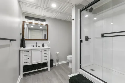 10 Ann Logan Circle Raymond NH 03077