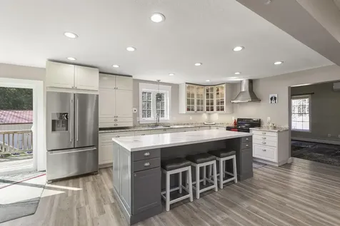 10 Ann Logan Circle Raymond NH 03077