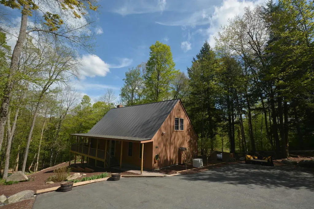 96 Greensward Drive Grantham NH 03753