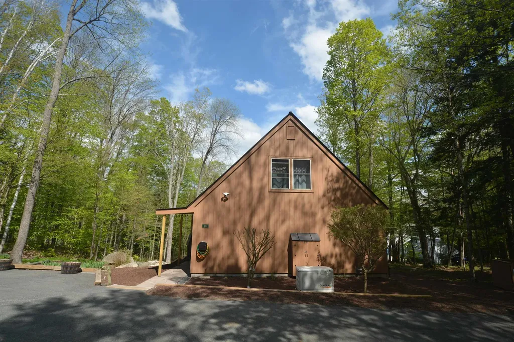 96 Greensward Drive Grantham NH 03753