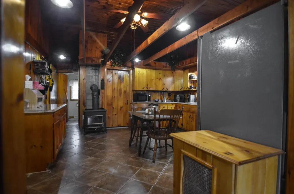 4 Doten Lane Grafton NH 03240