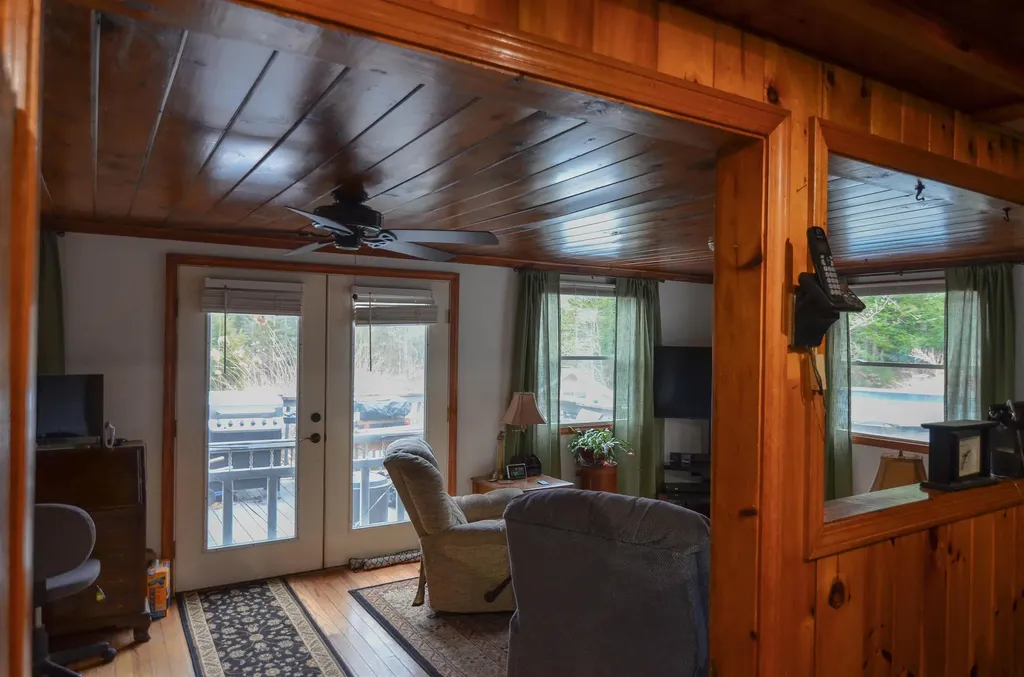 4 Doten Lane Grafton NH 03240