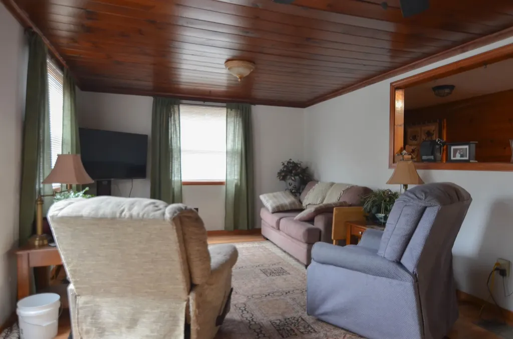 4 Doten Lane Grafton NH 03240