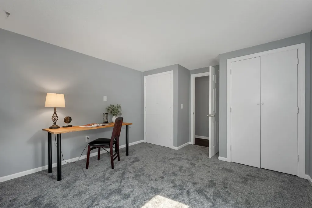 44 High Street Stratham NH 03885