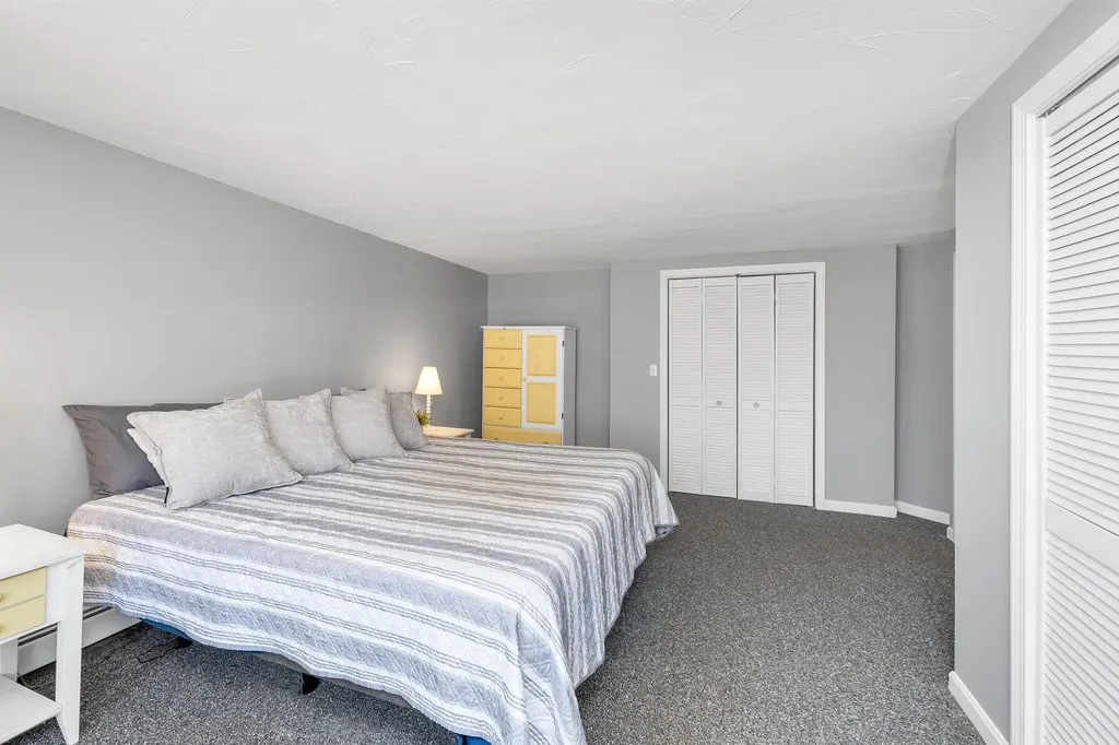 44 High Street Stratham NH 03885