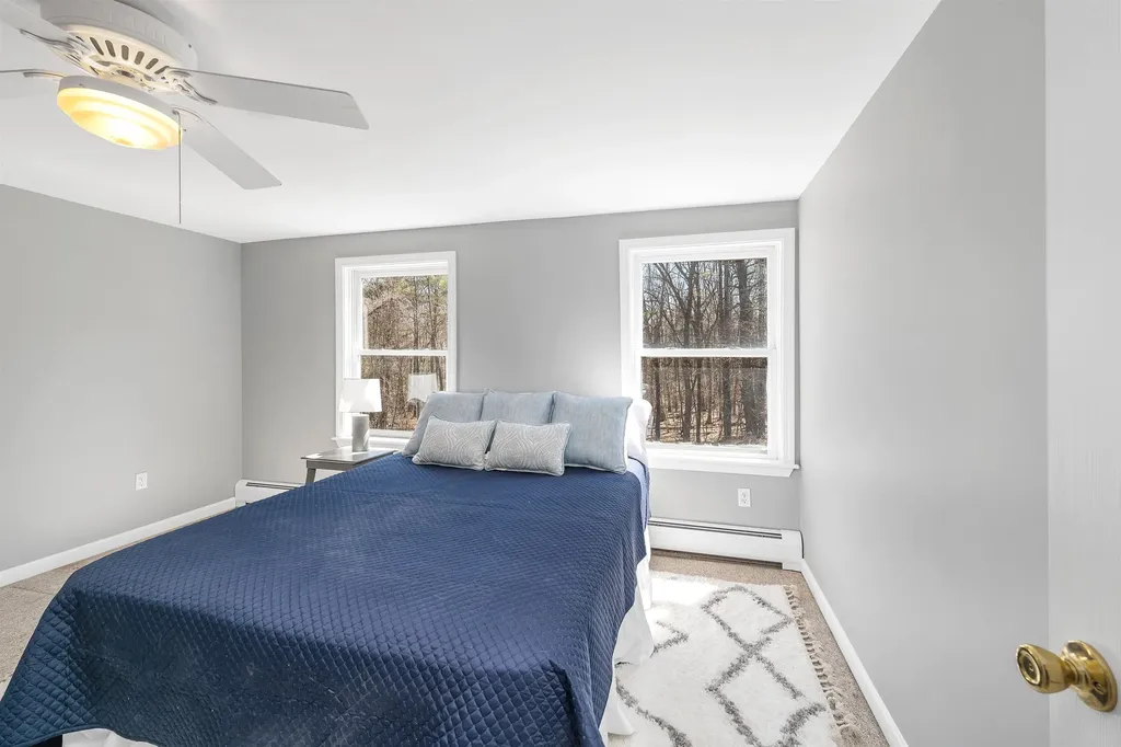 44 High Street Stratham NH 03885