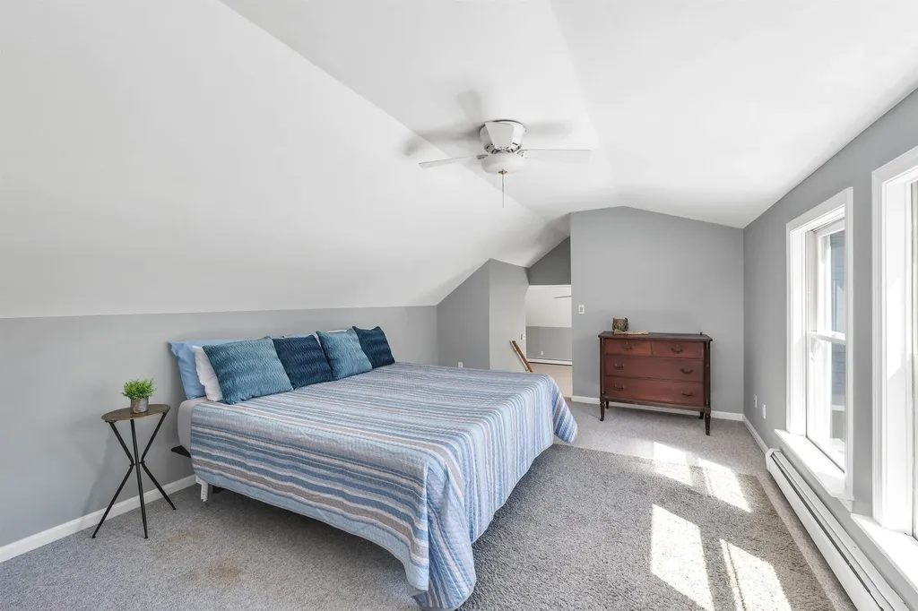 44 High Street Stratham NH 03885