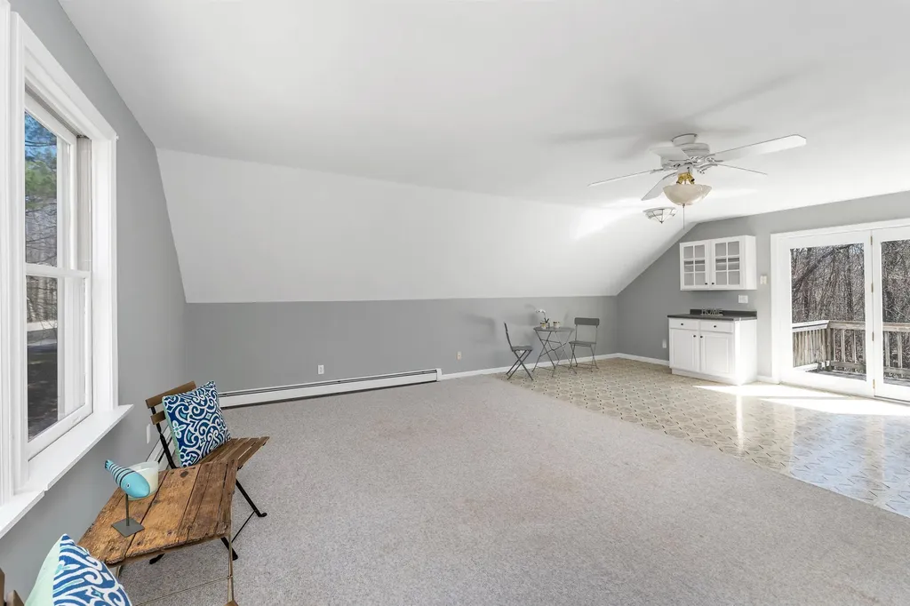 44 High Street Stratham NH 03885