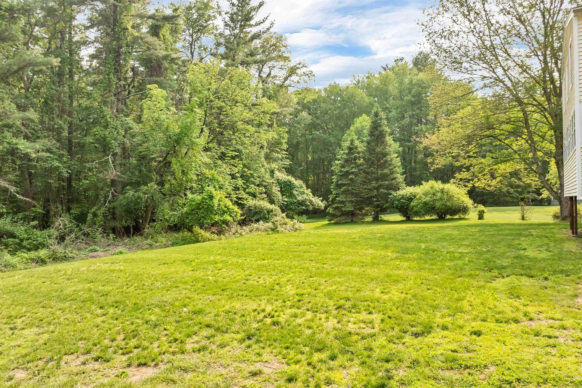 44 High Street Stratham NH 03885