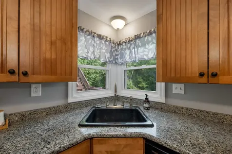 44 High Street Stratham NH 03885